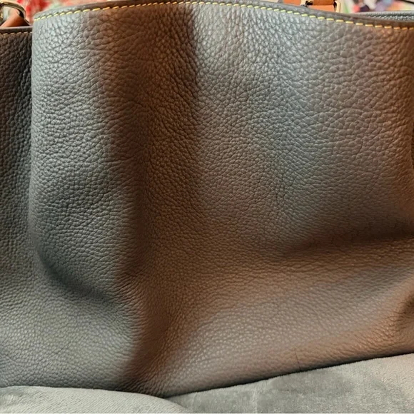 Dooney & Bourk gray bag in excellent condition - Picture 4 of 7